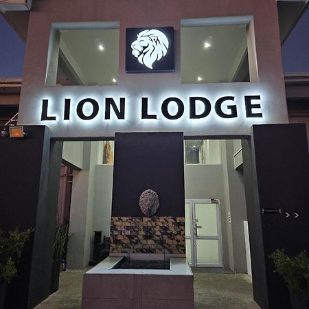 Lion Lodge บลูมฟอนเทน ภายนอก รูปภาพ