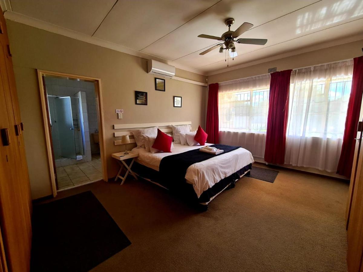 Lion Lodge บลูมฟอนเทน ภายนอก รูปภาพ